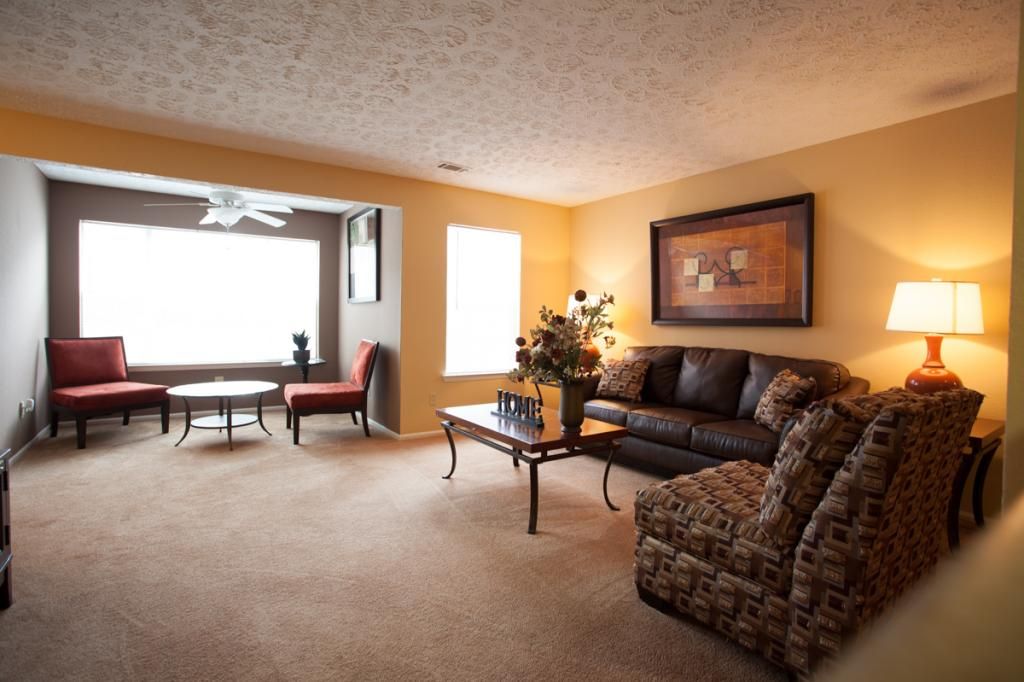 IMAGE: http://i714.photobucket.com/albums/ww141/ekoepp/untitled-1_zps4f3987c3.jpg