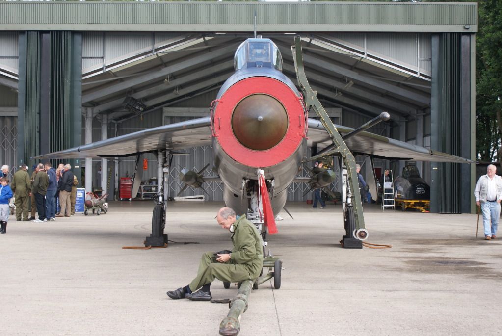 http://i714.photobucket.com/albums/ww142/PhantomPhil/Cold%20War%20Jets%202012/DSC06919.jpg