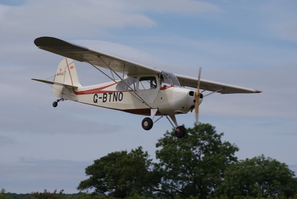 http://i714.photobucket.com/albums/ww142/PhantomPhil/Great%20North%20Fly-In%20Eshott%20Airfield%20June%202010/DSC03809.jpg