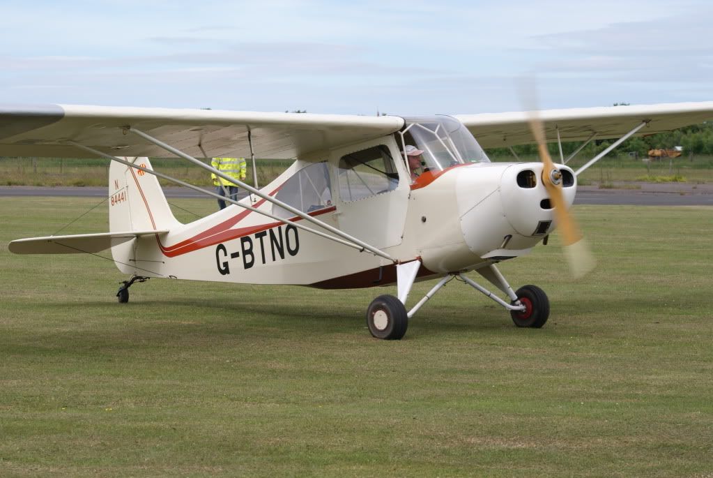 http://i714.photobucket.com/albums/ww142/PhantomPhil/Great%20North%20Fly-In%20Eshott%20Airfield%20June%202010/DSC03826.jpg