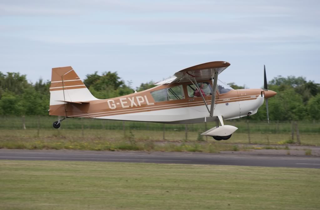 http://i714.photobucket.com/albums/ww142/PhantomPhil/Great%20North%20Fly-In%20Eshott%20Airfield%20June%202010/DSC03852.jpg