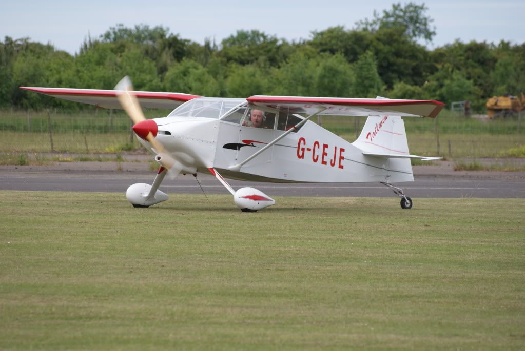 http://i714.photobucket.com/albums/ww142/PhantomPhil/Great%20North%20Fly-In%20Eshott%20Airfield%20June%202010/DSC03864.jpg