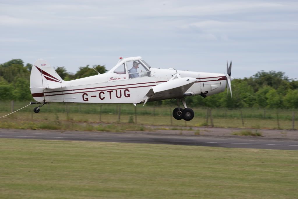 http://i714.photobucket.com/albums/ww142/PhantomPhil/Great%20North%20Fly-In%20Eshott%20Airfield%20June%202010/DSC03976.jpg