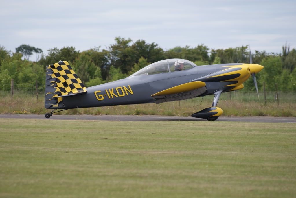 http://i714.photobucket.com/albums/ww142/PhantomPhil/Great%20North%20Fly-In%20Eshott%20Airfield%20June%202010/DSC03985.jpg