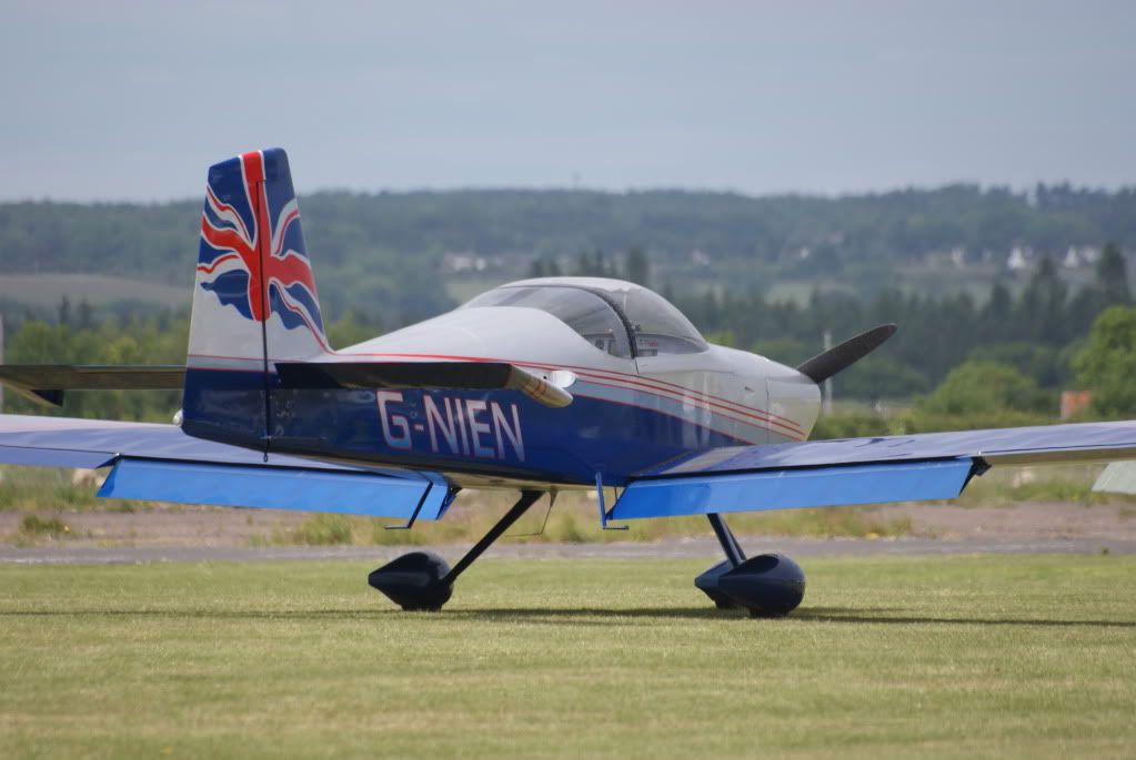 http://i714.photobucket.com/albums/ww142/PhantomPhil/Great%20North%20Fly-In%20Eshott%20Airfield%20June%202010/DSC03991.jpg