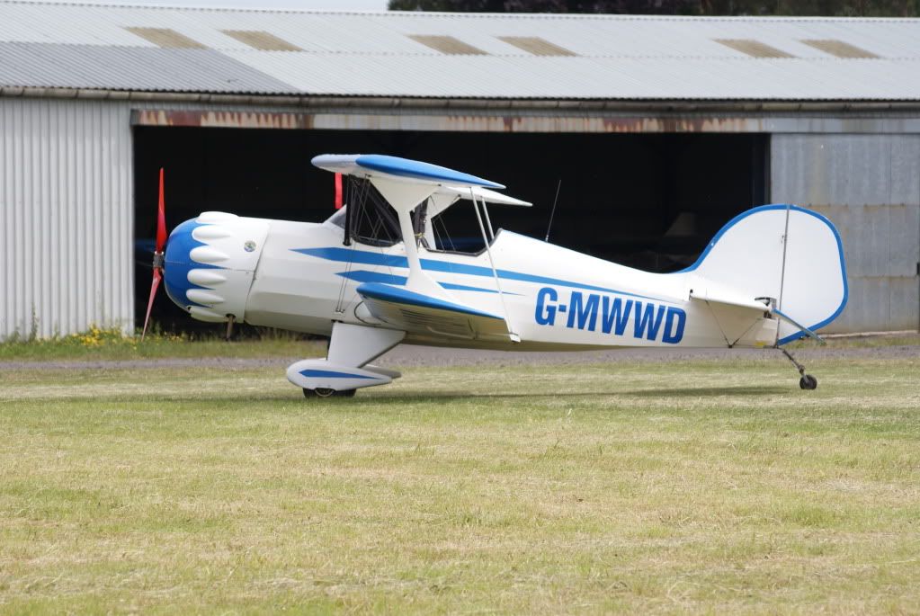 http://i714.photobucket.com/albums/ww142/PhantomPhil/Great%20North%20Fly-In%20Eshott%20Airfield%20June%202010/DSC04003.jpg