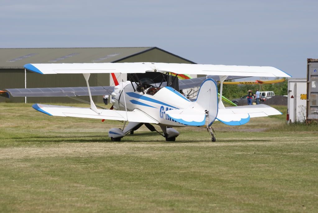 http://i714.photobucket.com/albums/ww142/PhantomPhil/Great%20North%20Fly-In%20Eshott%20Airfield%20June%202010/DSC04046.jpg