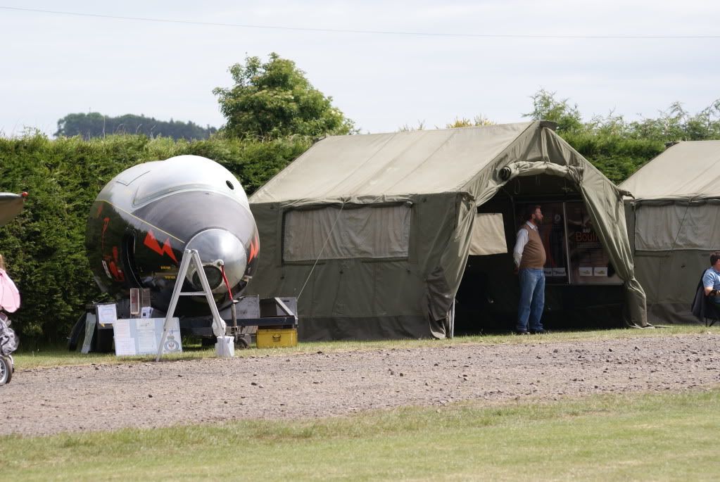 http://i714.photobucket.com/albums/ww142/PhantomPhil/Great%20North%20Fly-In%20Eshott%20Airfield%20June%202010/DSC04048.jpg