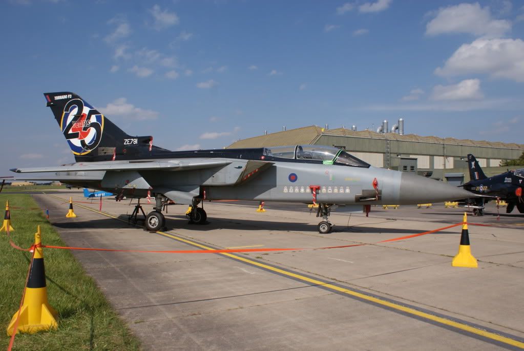 http://i714.photobucket.com/albums/ww142/PhantomPhil/RAF%20Leeming%20Families%20Day%202011/DSC05097.jpg