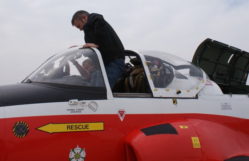 http://i714.photobucket.com/albums/ww142/PhantomPhil/RAF%20Leeming%20Families%20Day%202011/DSC05333.jpg