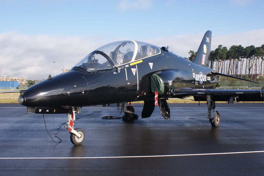 http://i714.photobucket.com/albums/ww142/PhantomPhil/RAF%20Leuchars%20Airshow%202010/DSC04352.jpg
