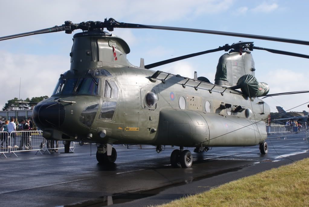 http://i714.photobucket.com/albums/ww142/PhantomPhil/RAF%20Leuchars%20Airshow%202010/DSC04370.jpg
