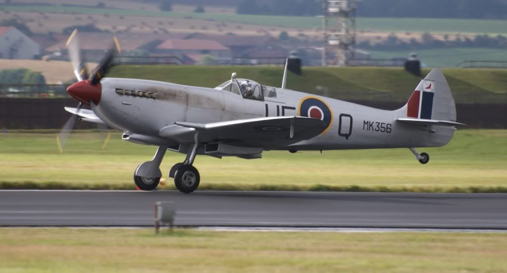 http://i714.photobucket.com/albums/ww142/PhantomPhil/RAF%20Leuchars%20Airshow%202010/DSC04374.jpg