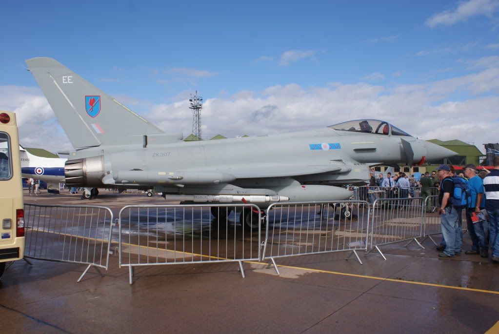 http://i714.photobucket.com/albums/ww142/PhantomPhil/RAF%20Leuchars%20Airshow%202010/DSC04407.jpg