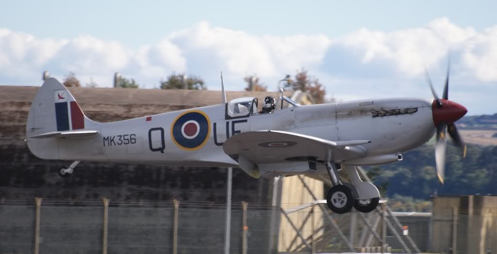 http://i714.photobucket.com/albums/ww142/PhantomPhil/RAF%20Leuchars%20Airshow%202010/DSC04635.jpg