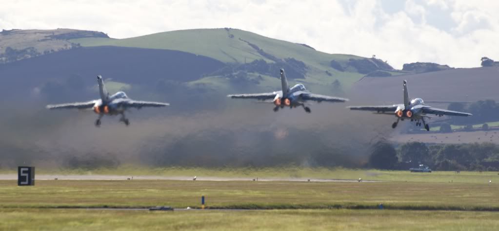 http://i714.photobucket.com/albums/ww142/PhantomPhil/RAF%20Leuchars%20Airshow%202010/DSC04814.jpg