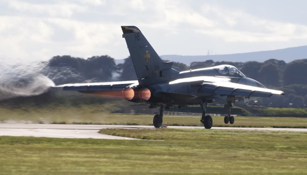 http://i714.photobucket.com/albums/ww142/PhantomPhil/RAF%20Leuchars%20Airshow%202010/DSC04824.jpg