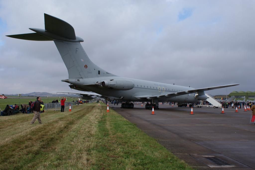 http://i714.photobucket.com/albums/ww142/PhantomPhil/The%20Last%20Last%20Leuchars%20Air%20Show%202013/DSC00530_zpsf1501c7e.jpg