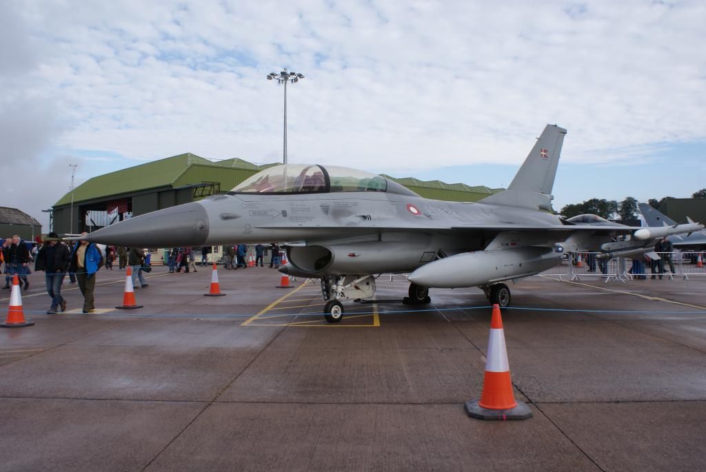 http://i714.photobucket.com/albums/ww142/PhantomPhil/The%20Last%20Last%20Leuchars%20Air%20Show%202013/DSC00565_zps73814c23.jpg