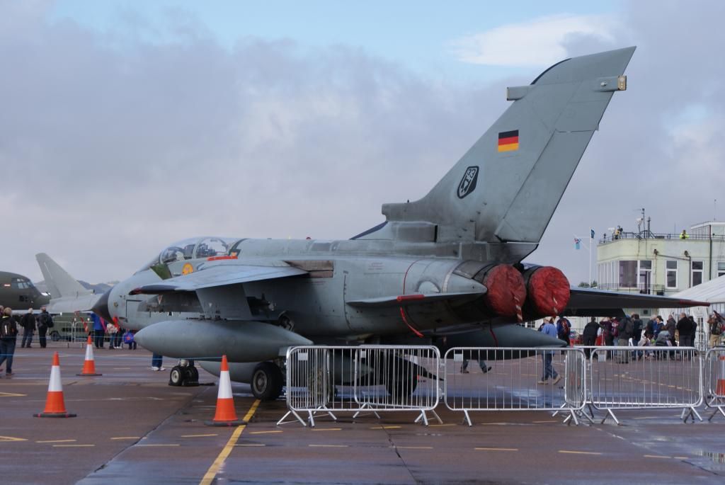 http://i714.photobucket.com/albums/ww142/PhantomPhil/The%20Last%20Last%20Leuchars%20Air%20Show%202013/DSC00571_zps21708227.jpg