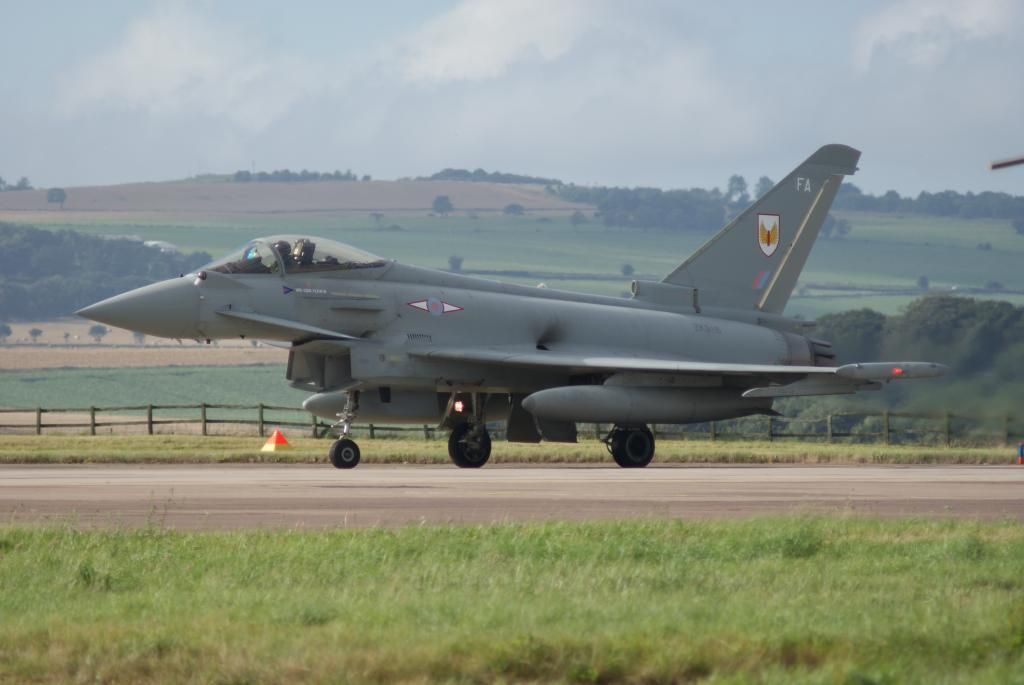 http://i714.photobucket.com/albums/ww142/PhantomPhil/The%20Last%20Last%20Leuchars%20Air%20Show%202013/DSC00629_zps05128e17.jpg