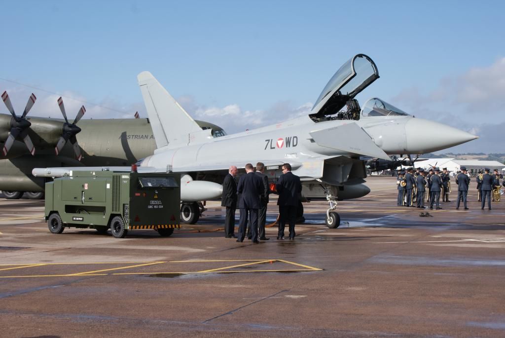 http://i714.photobucket.com/albums/ww142/PhantomPhil/The%20Last%20Last%20Leuchars%20Air%20Show%202013/DSC00656_zps8ba05865.jpg