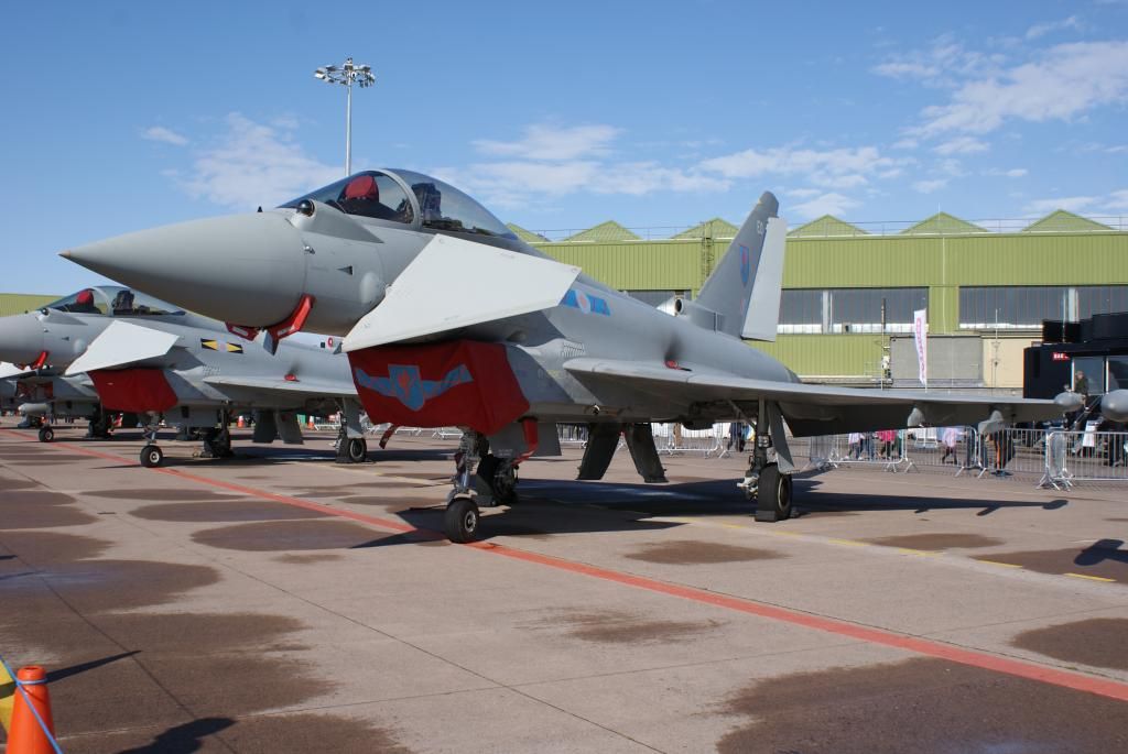 http://i714.photobucket.com/albums/ww142/PhantomPhil/The%20Last%20Last%20Leuchars%20Air%20Show%202013/DSC00685_zps346fdd4d.jpg