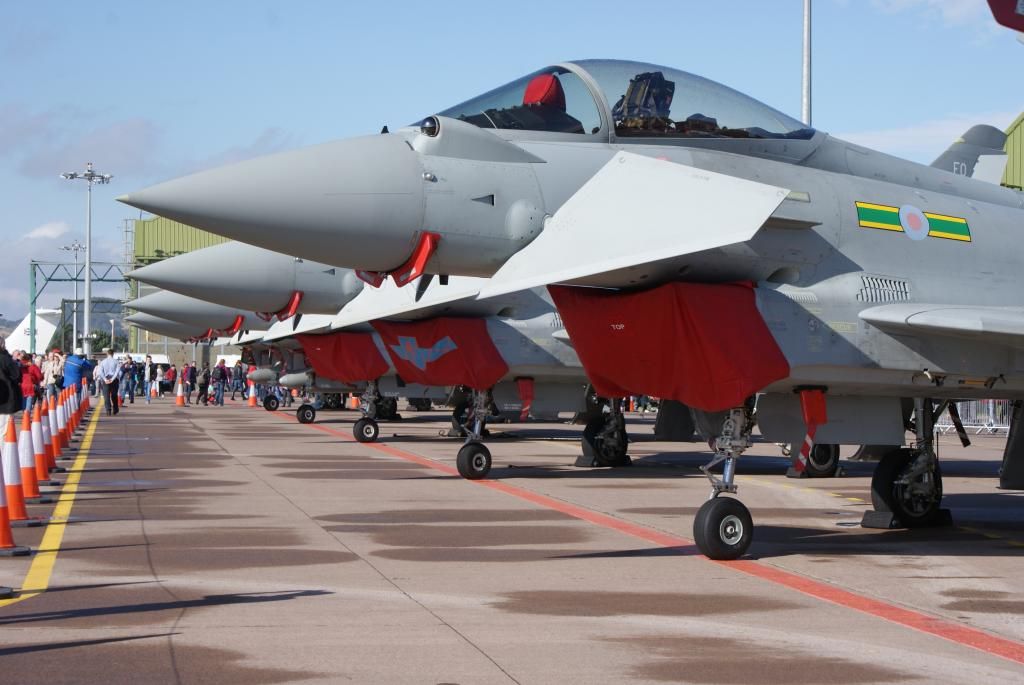 http://i714.photobucket.com/albums/ww142/PhantomPhil/The%20Last%20Last%20Leuchars%20Air%20Show%202013/DSC00691_zps5d4c7846.jpg
