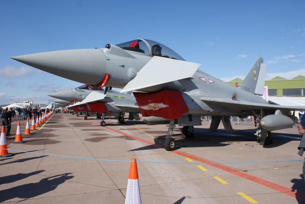 http://i714.photobucket.com/albums/ww142/PhantomPhil/The%20Last%20Last%20Leuchars%20Air%20Show%202013/DSC00692_zpsef5996da.jpg