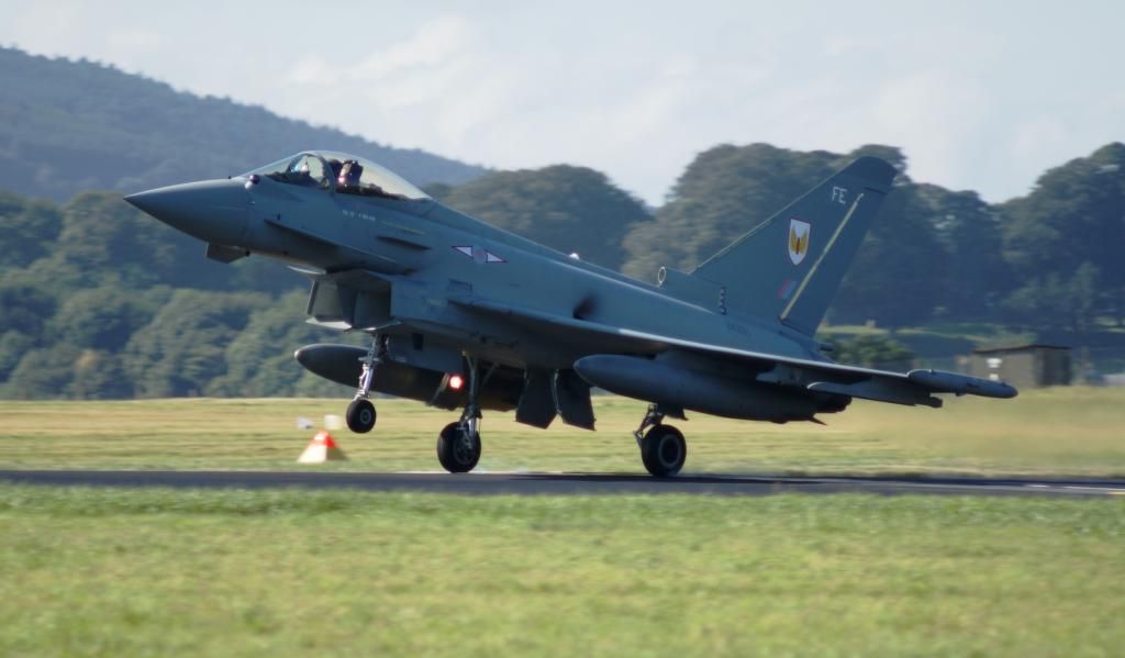 http://i714.photobucket.com/albums/ww142/PhantomPhil/The%20Last%20Last%20Leuchars%20Air%20Show%202013/DSC00737_zpse44e3589.jpg