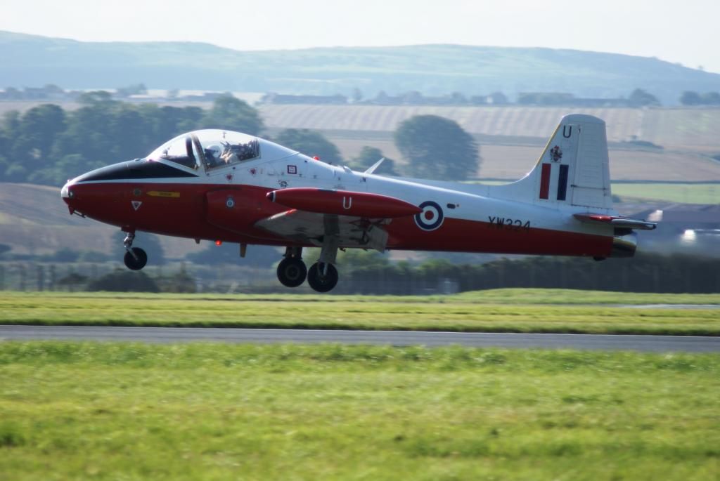 http://i714.photobucket.com/albums/ww142/PhantomPhil/The%20Last%20Last%20Leuchars%20Air%20Show%202013/DSC00796_zpsf49c0eec.jpg