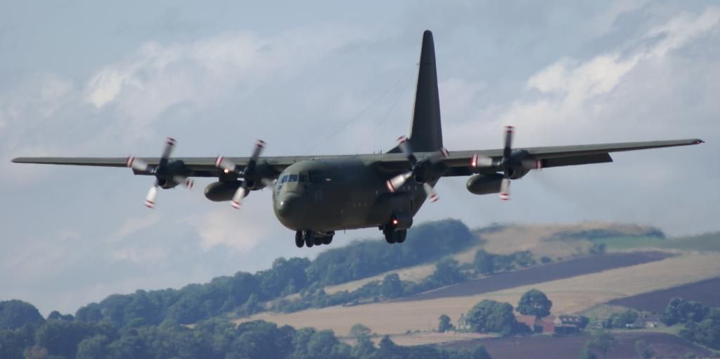http://i714.photobucket.com/albums/ww142/PhantomPhil/The%20Last%20Last%20Leuchars%20Air%20Show%202013/DSC00855_zpseeed1c64.jpg