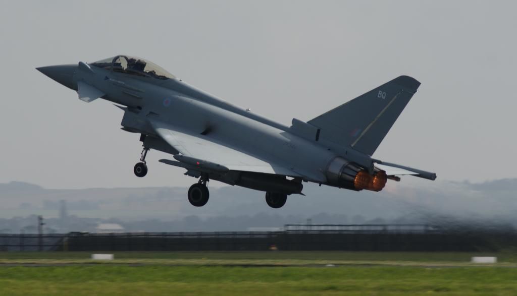 http://i714.photobucket.com/albums/ww142/PhantomPhil/The%20Last%20Last%20Leuchars%20Air%20Show%202013/DSC00961_zps4e78c7bb.jpg