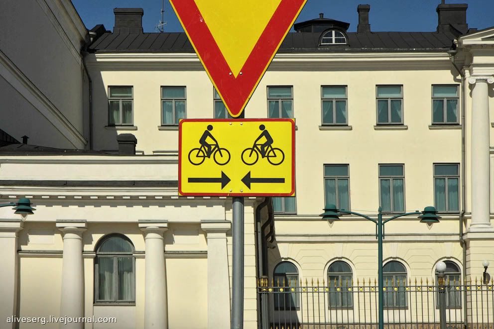 Проездом через Эспланаду, два собора, вокзал и пороги | Helsinki, Finland Photobucket