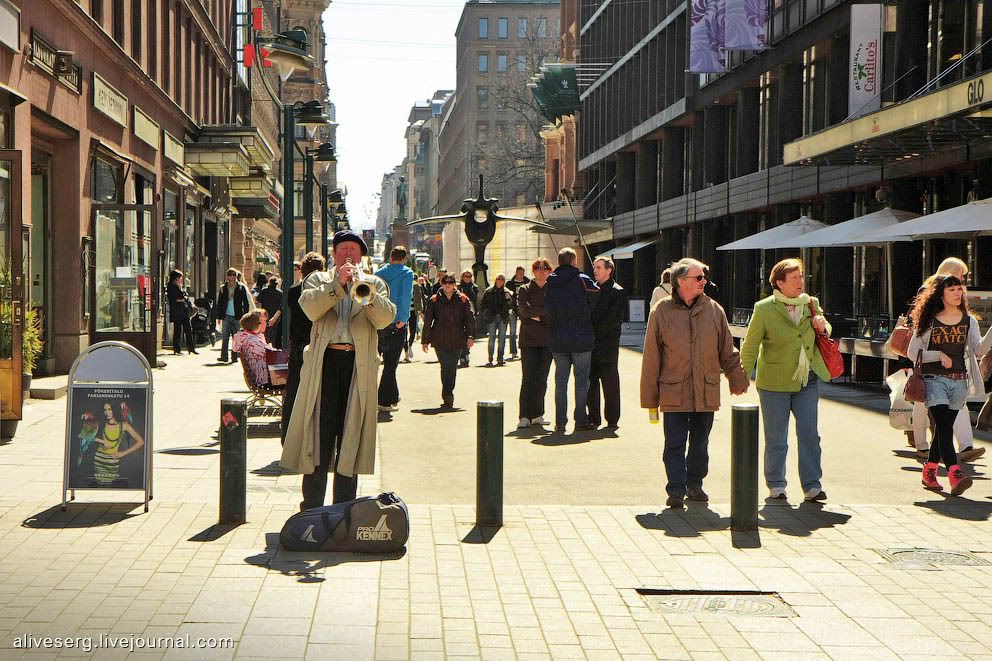 Проездом через Эспланаду, два собора, вокзал и пороги | Helsinki, Finland Photobucket
