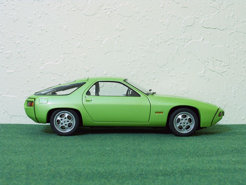 AUTOart 1978 Porsche 928 - Porsche | RUF - DiecastXchange.com Diecast ...