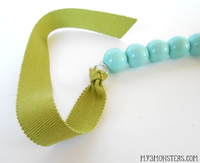 Easy Bubblegum Bead Necklace at /